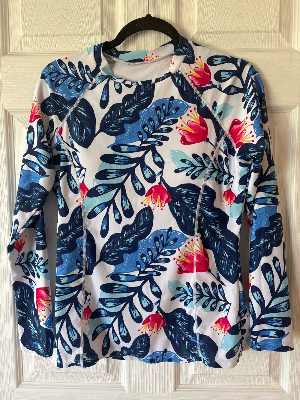 Women’s Floral Long-Sleeve Tropical Rash Guard with Shelf Bra Size Large